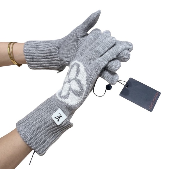 LV Medallion Grey Gloves - Picture 5 of 8